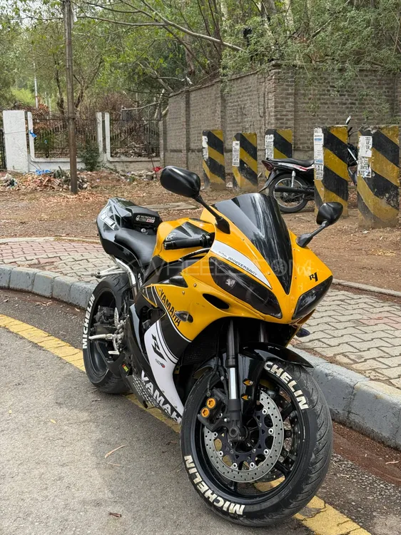 Yamaha YZF-R1 2005 for Sale Image-1