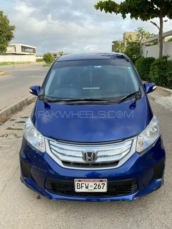 Honda Freed 2011 for Sale in Karachi Image-1