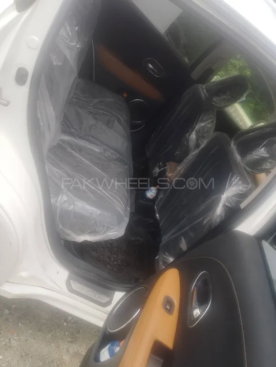 Honda Vezel 2015 for Sale in Islamabad Image-1