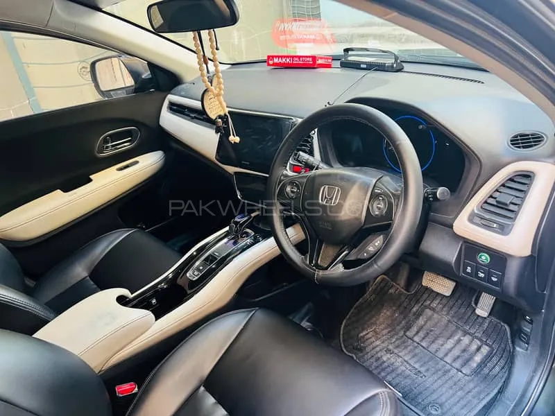 Honda Vezel 2015 for Sale in Lahore Image-1