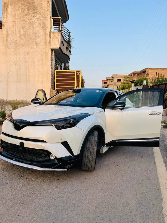 Toyota C-HR 2017 for Sale in Peshawar Image-1