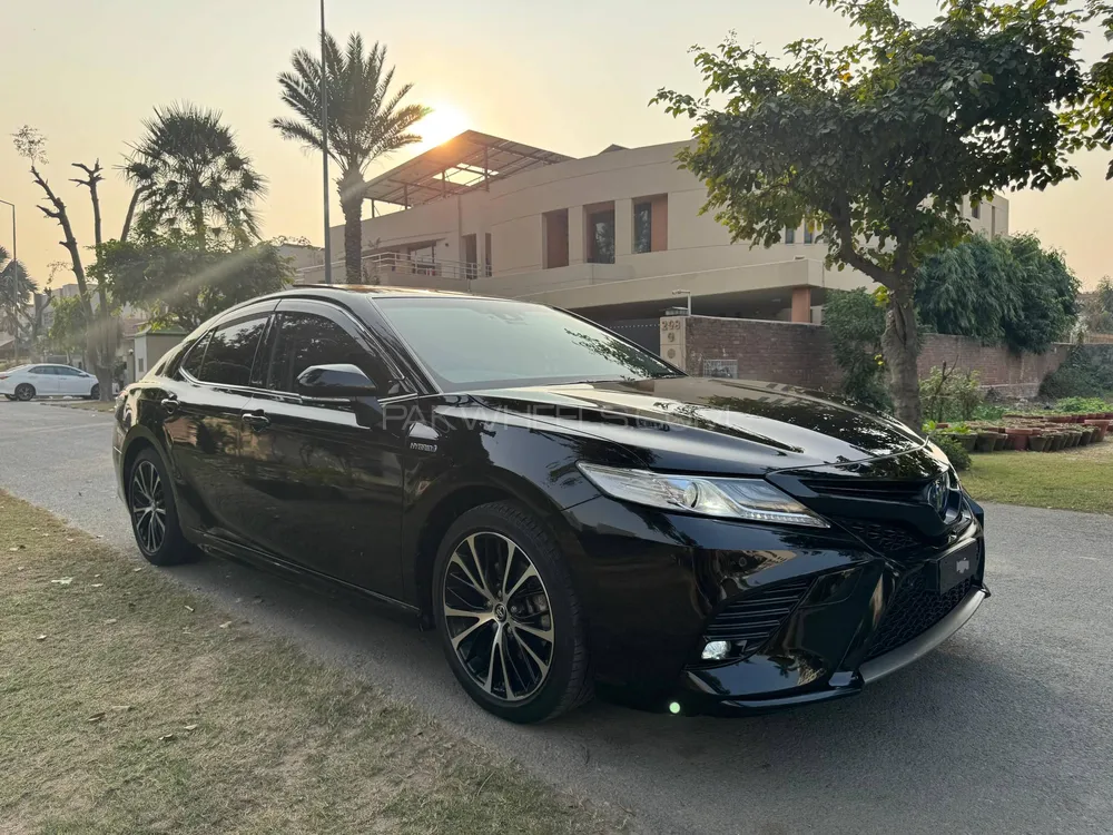 Toyota Camry 2019 for Sale in Lahore Image-1
