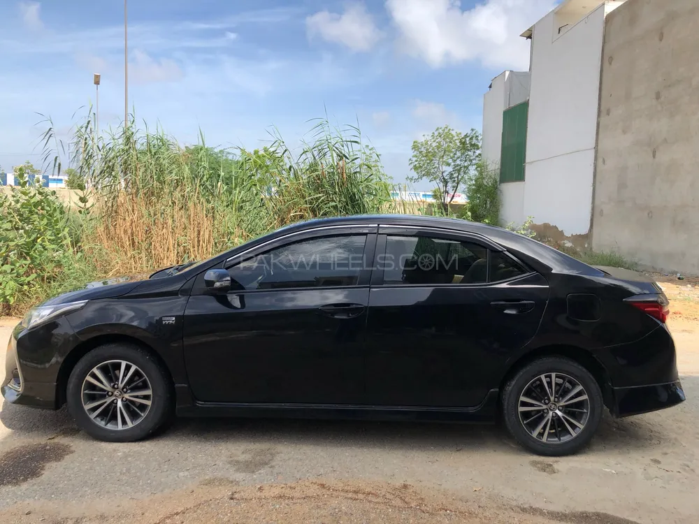 Toyota Corolla 2019 for Sale in Karachi Image-1
