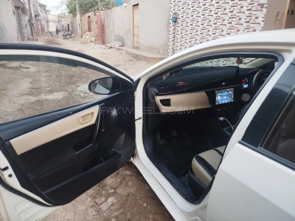 Toyota Corolla 2015 for Sale in Sadiqabad Image-1