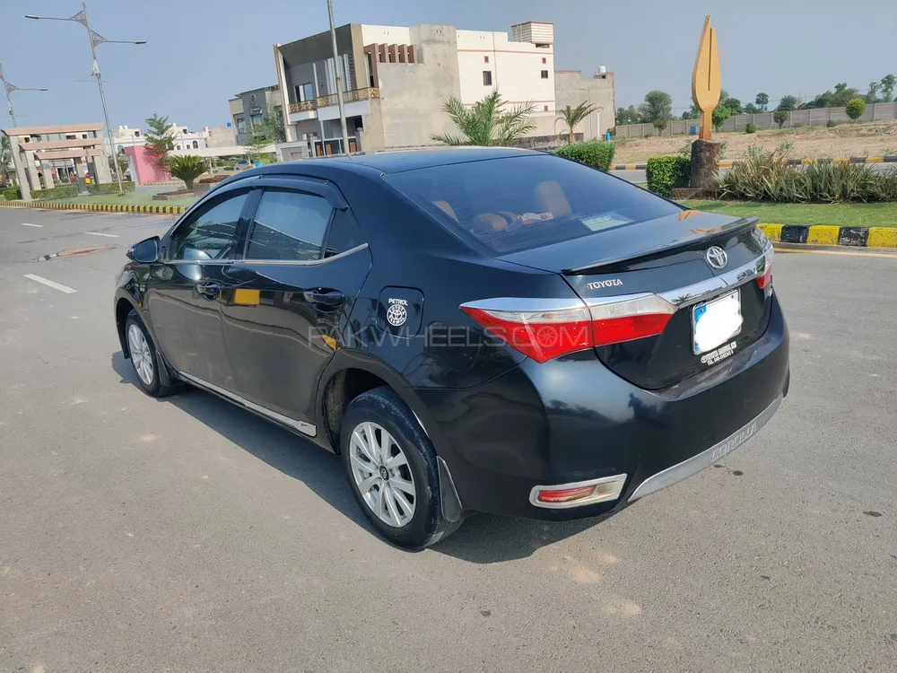 Toyota Corolla 2015 for Sale in Sahiwal Image-1