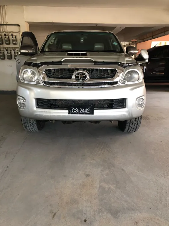 Toyota Hilux 2006 for Sale in Karachi Image-1