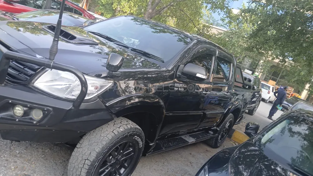 Toyota Hilux 2012 for Sale in Islamabad Image-1