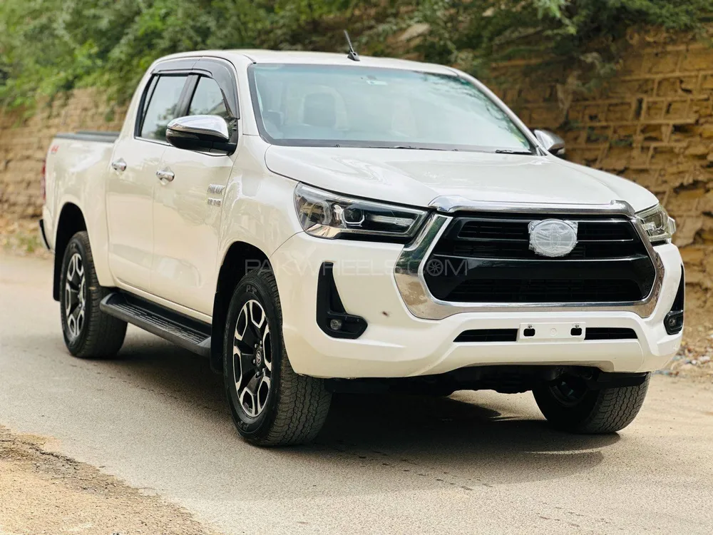 Toyota Hilux 2021 for Sale in Karachi Image-1