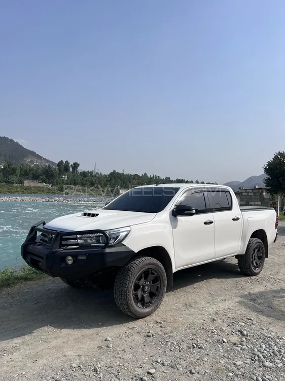Toyota Hilux 2017 for Sale in Karachi Image-1