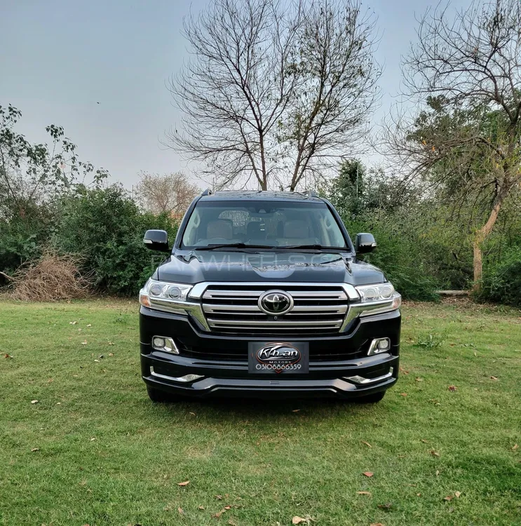 Toyota Land Cruiser 2017 for Sale in Islamabad Image-1