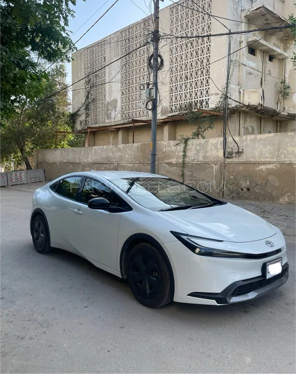 Toyota Prius 2023 for Sale in Karachi Image-1