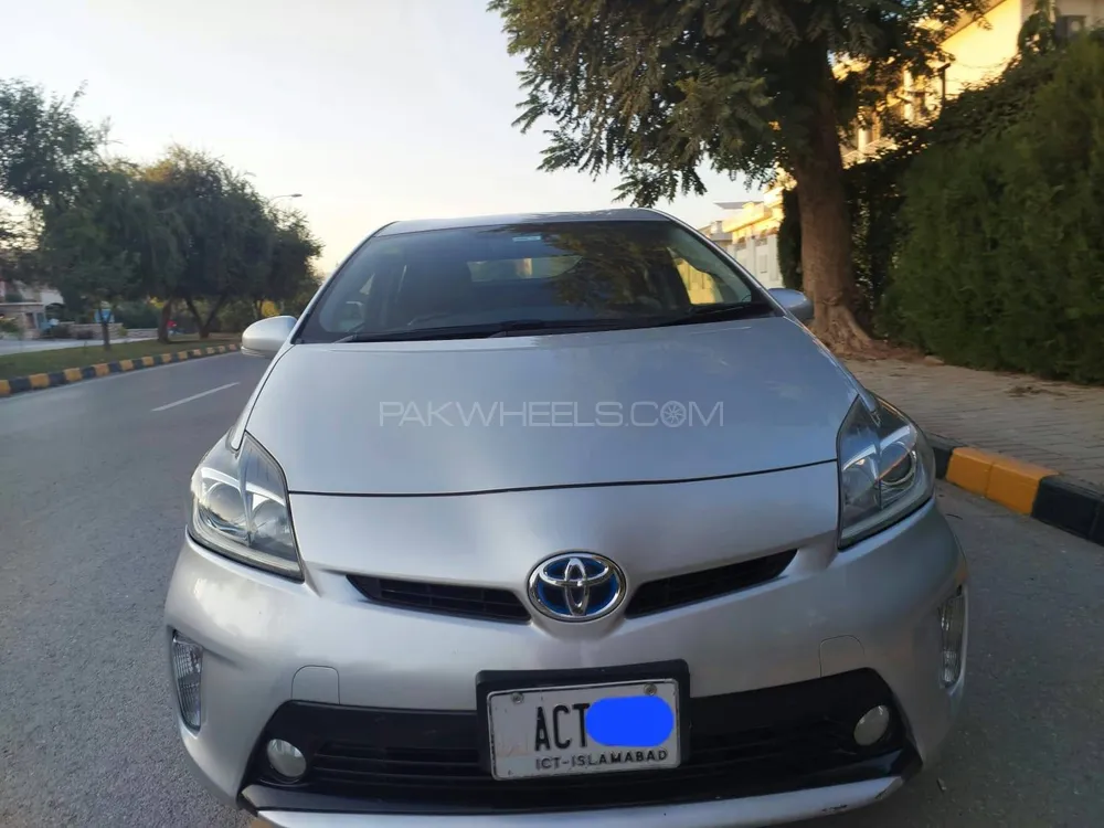 Toyota Prius 2013 for Sale in Peshawar Image-1