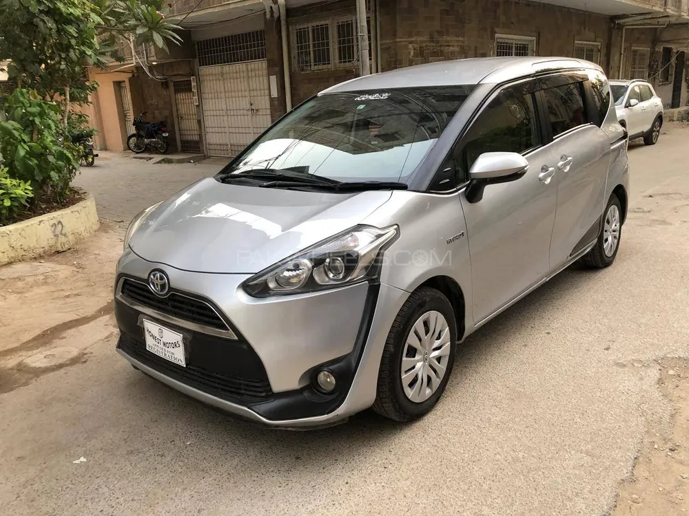 Toyota Sienta 2017 for Sale in Karachi Image-1