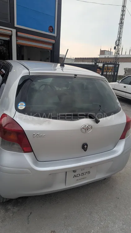 Toyota Vitz 2010 for Sale in Mardan Image-1
