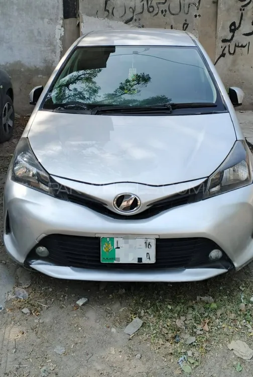 Toyota Vitz 2014 for Sale in Lahore Image-1