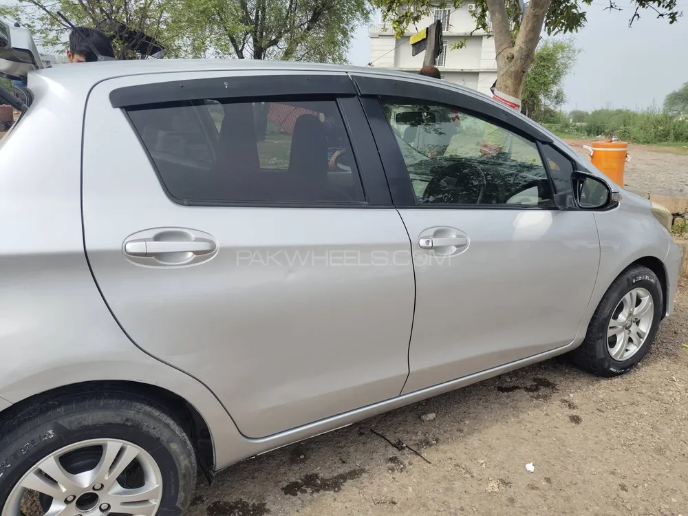 Toyota Vitz 2015 for Sale in Islamabad Image-1