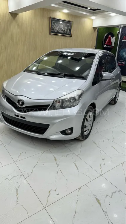 Toyota Vitz 2013 for Sale in Hyderabad Image-1
