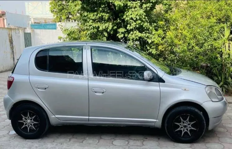 Toyota Vitz 2001 for Sale in Islamabad Image-1