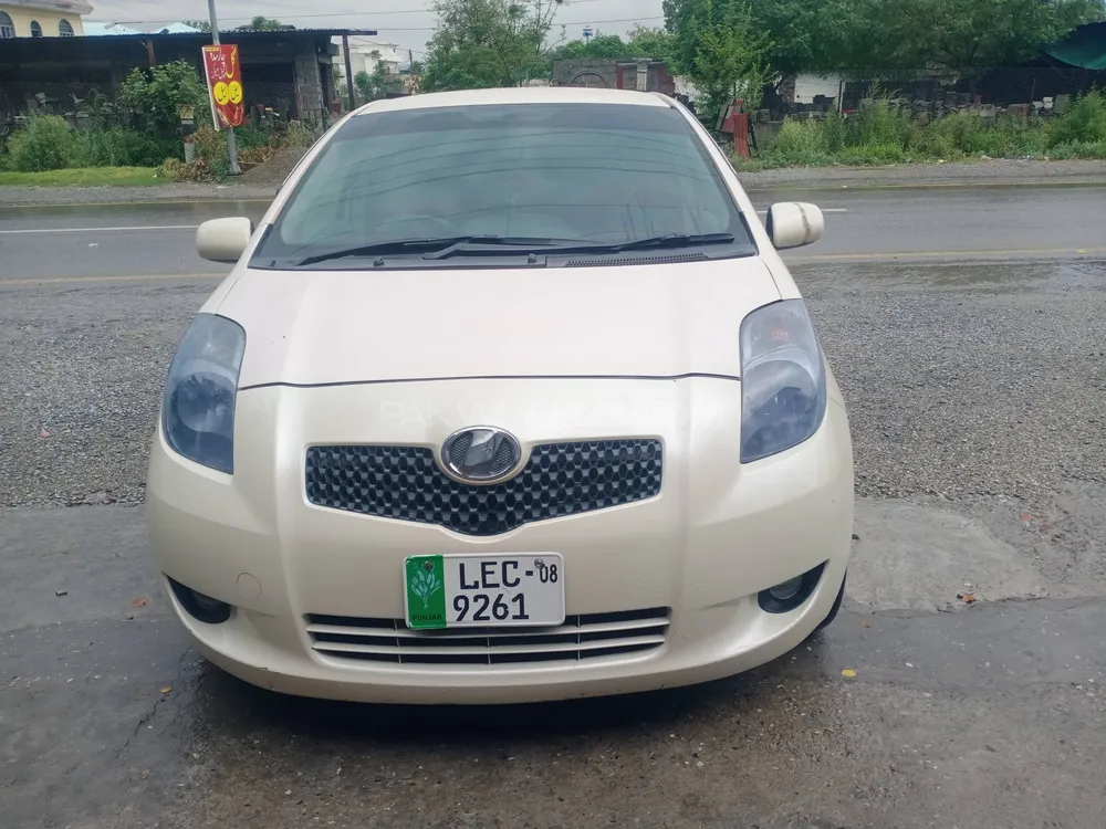 Toyota Vitz 2005 for Sale in Haripur Image-1