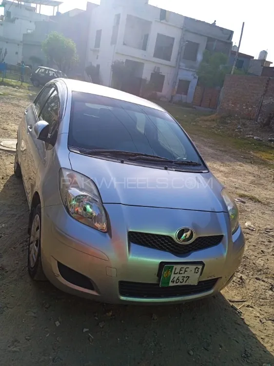 Toyota Vitz 2010 for Sale in Lahore Image-1