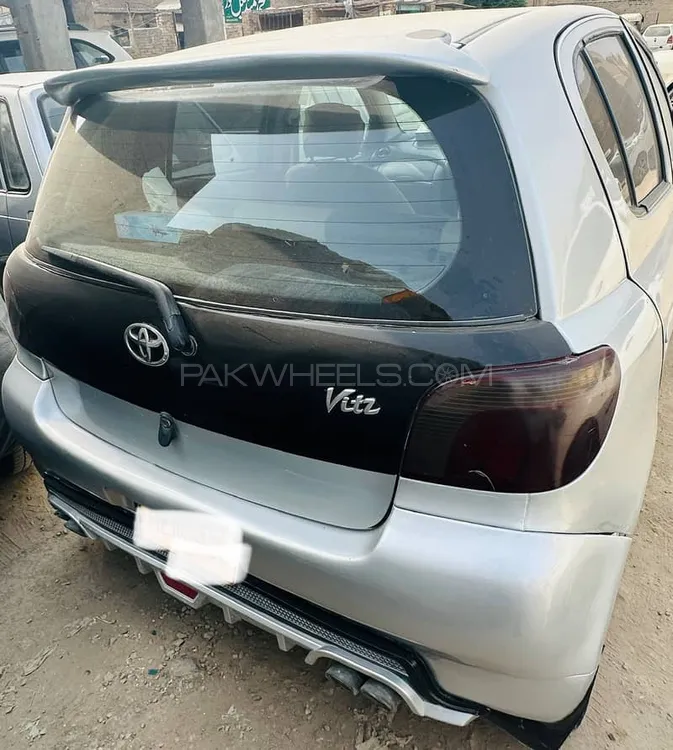 Toyota Vitz 2000 for Sale in Dera ismail khan Image-1