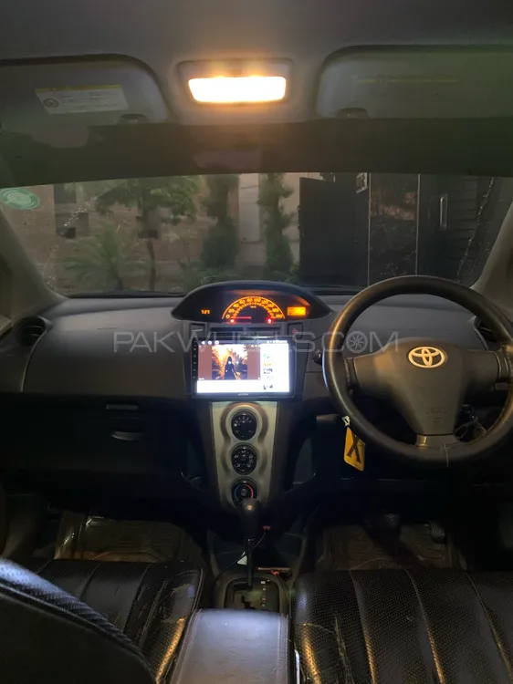 Toyota Vitz 2010 for Sale in Lahore Image-1