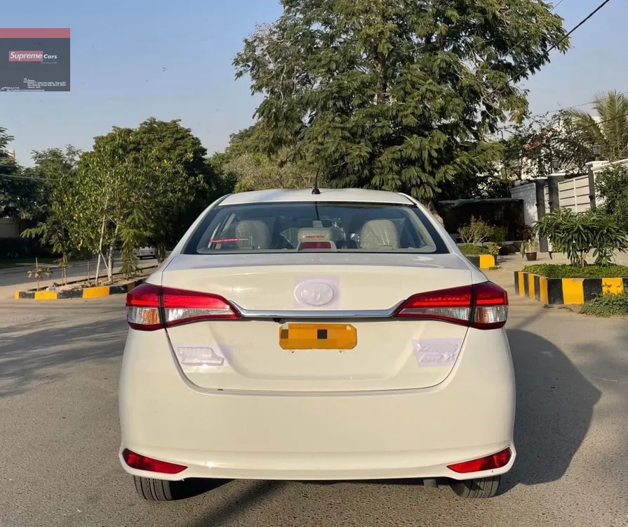 Toyota Yaris Sedan 2021 for Sale in Karachi Image-1