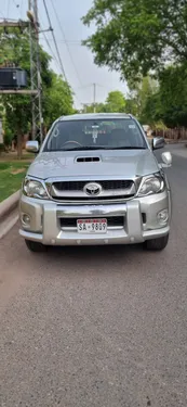 Toyota Hilux D-4D Automatic 2010