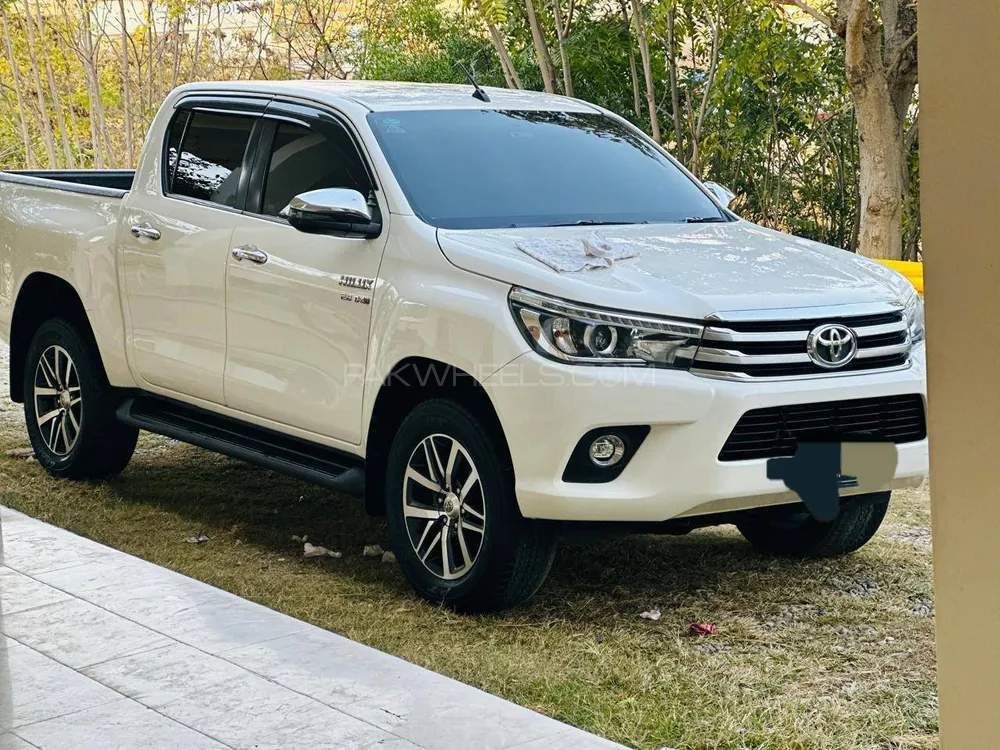 Toyota Hilux 2021 for Sale in Islamabad Image-1