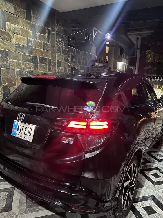 Honda Vezel 2016 for Sale in Islamabad Image-1