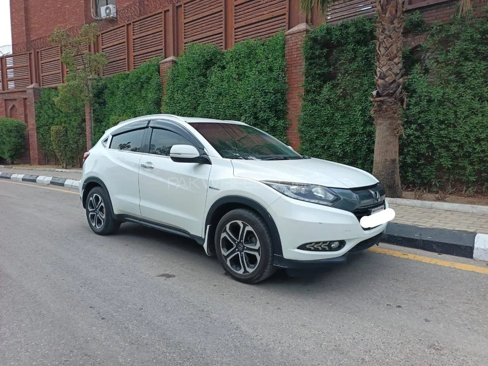 Honda Vezel 2014 for Sale in Rawalpindi Image-1
