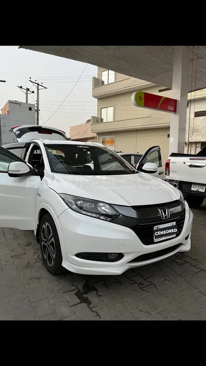 Honda Vezel 2016 for Sale in Multan Image-1