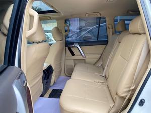 Toyota Prado TX
Model: 2013
Mileage: 96,000 km
Reg: 2016 khi

*7 seater 
*Sunroof
*Beige room

Calling and Visiting Hours

Monday to Saturday

11:00 AM to 7:00 PM