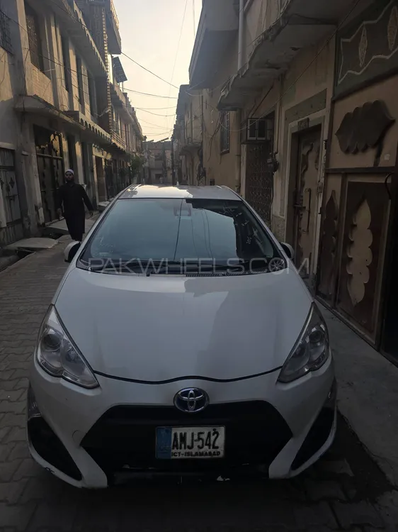 Toyota Aqua 2015 for Sale in Peshawar Image-1