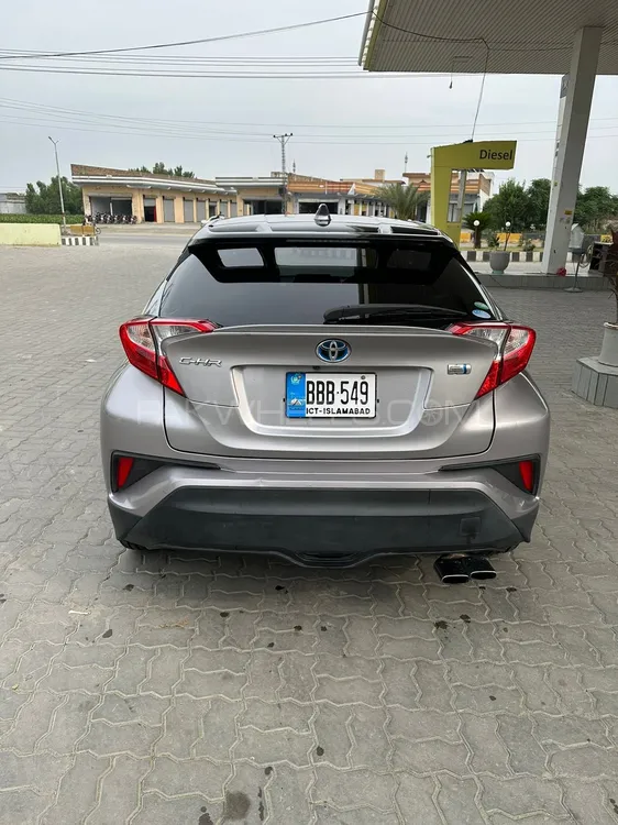 Toyota C-HR 2017 for Sale in Islamabad Image-1