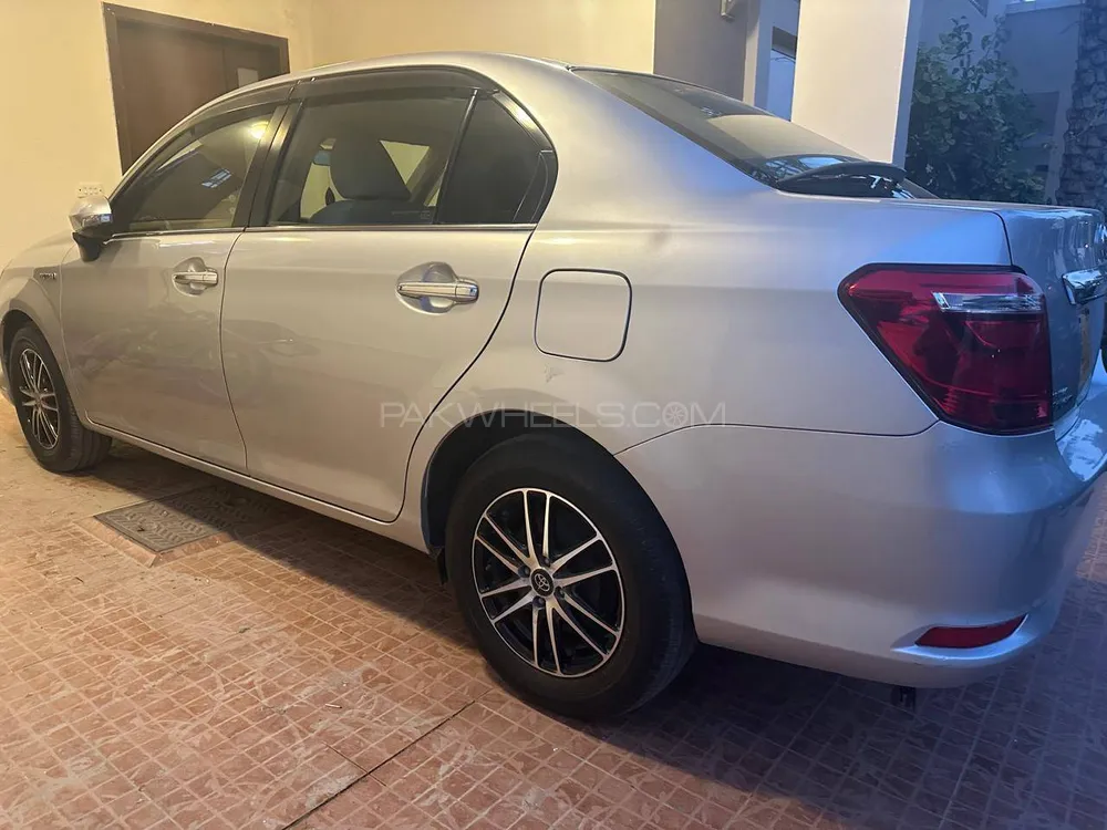 Toyota Corolla Axio 2015 for Sale in Karachi Image-1