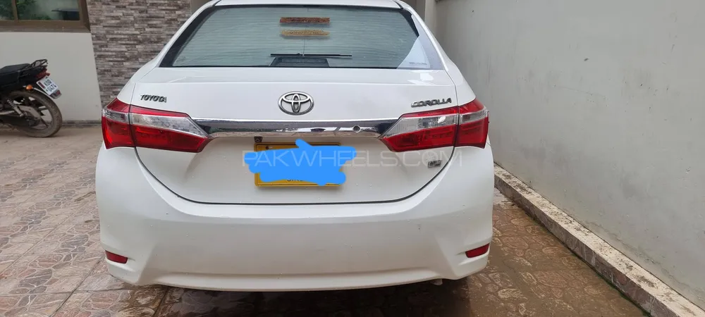Toyota Corolla 2015 for Sale in Karachi Image-1