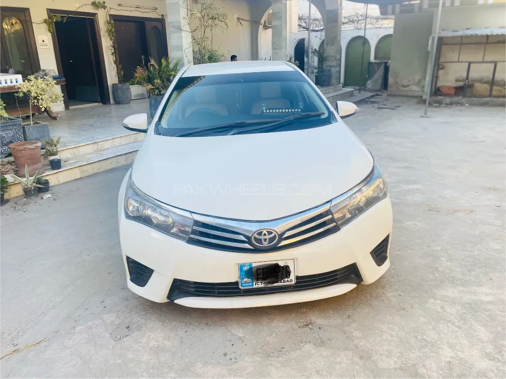 Toyota Corolla 2015 for Sale in Swat Image-1