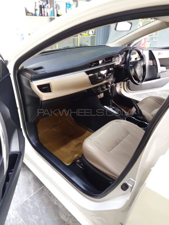 Toyota Corolla 2016 for Sale in Islamabad Image-1