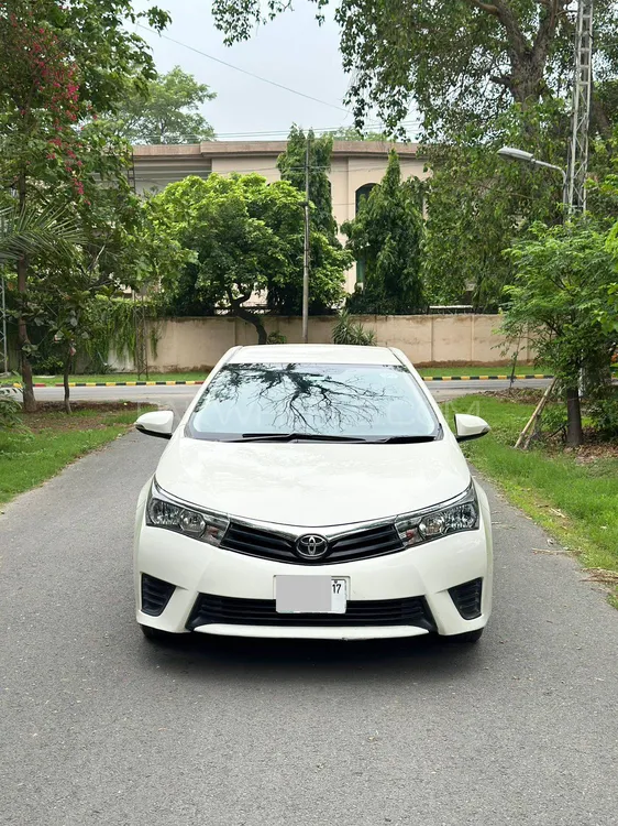 Toyota Corolla 2017 for Sale in Lahore Image-1