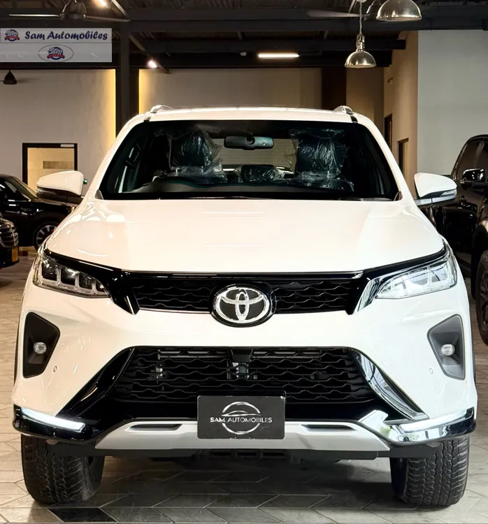 Toyota Fortuner 2023 for Sale in Karachi Image-1