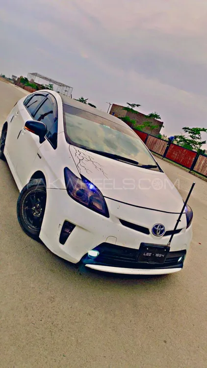 Toyota Prius 2012 for Sale in D.G.Khan Image-1