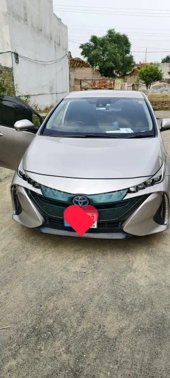 Toyota Prius 2017 for Sale in Nowshera Image-1