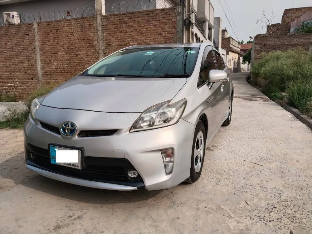 Toyota Prius 2013 for Sale in Peshawar Image-1
