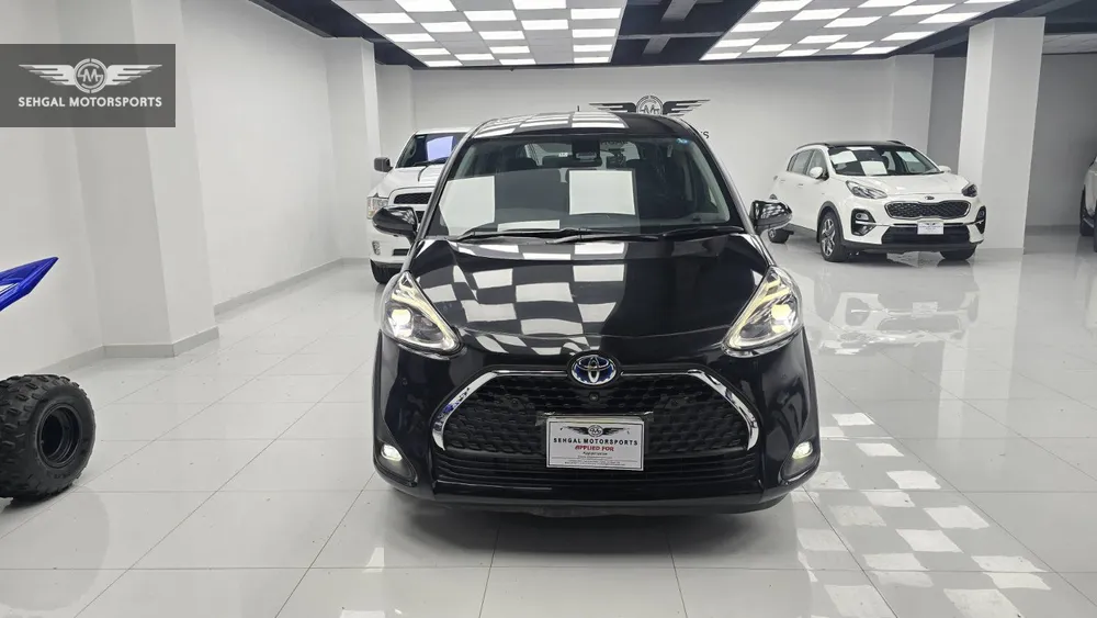 Toyota Sienta 2018 for Sale in Islamabad Image-1