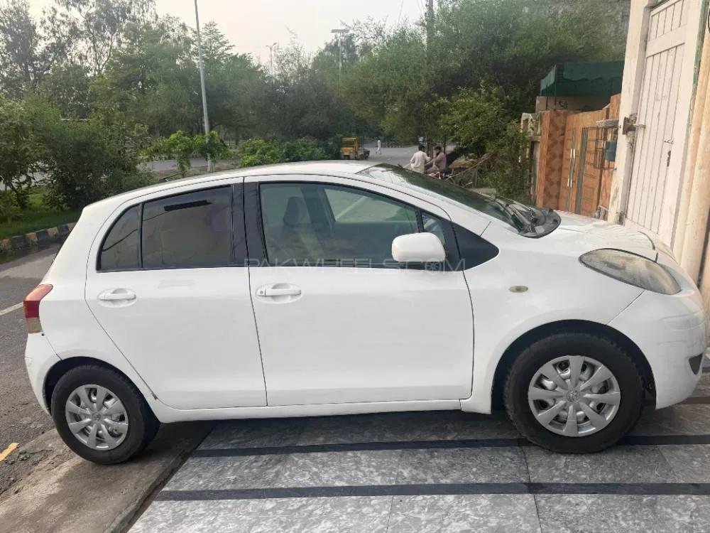 Toyota Vitz 2006 for Sale in Lahore Image-1