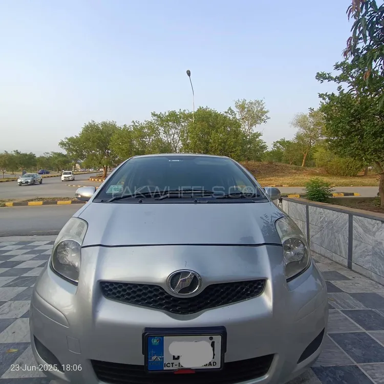 Toyota Vitz 2010 for Sale in Islamabad Image-1
