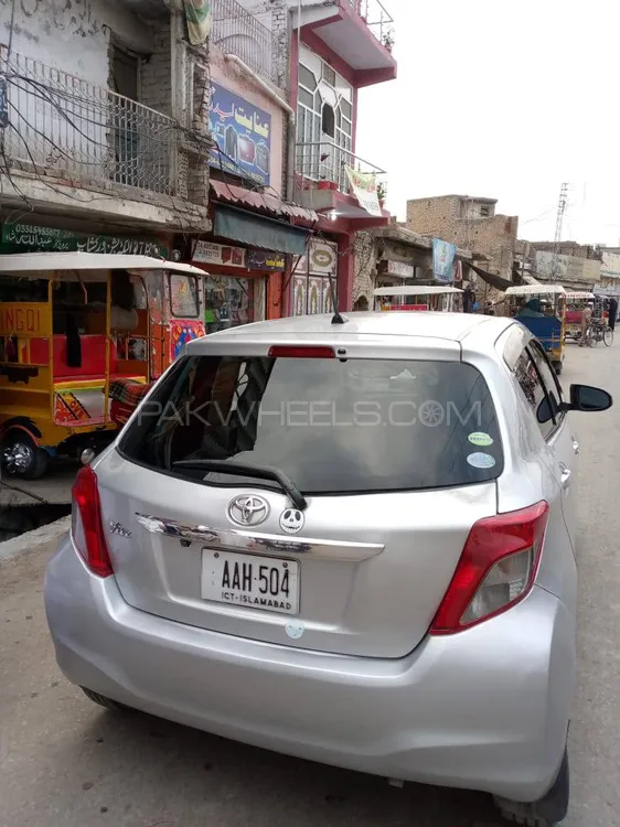 Toyota Vitz 2012 for Sale in Bannu Image-1
