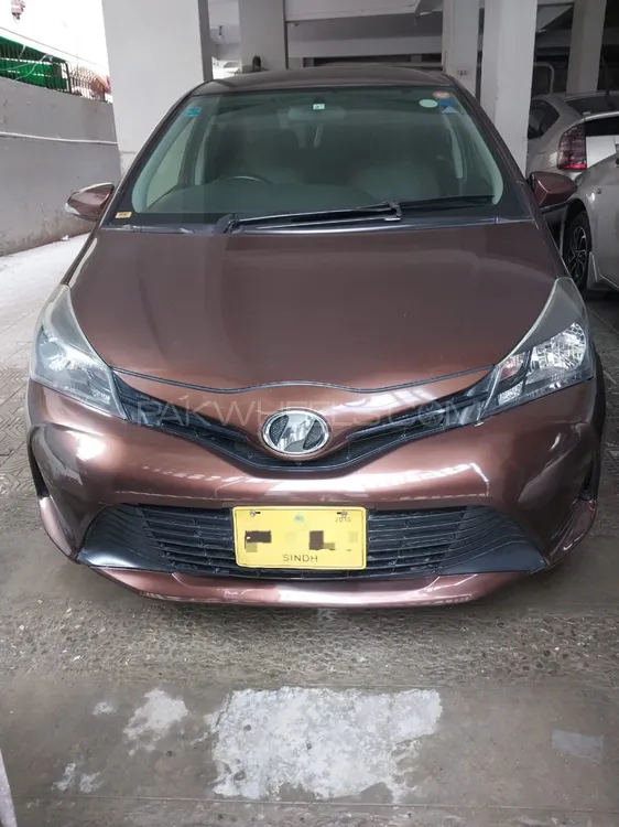 Toyota Vitz 2015 for Sale in Karachi Image-1