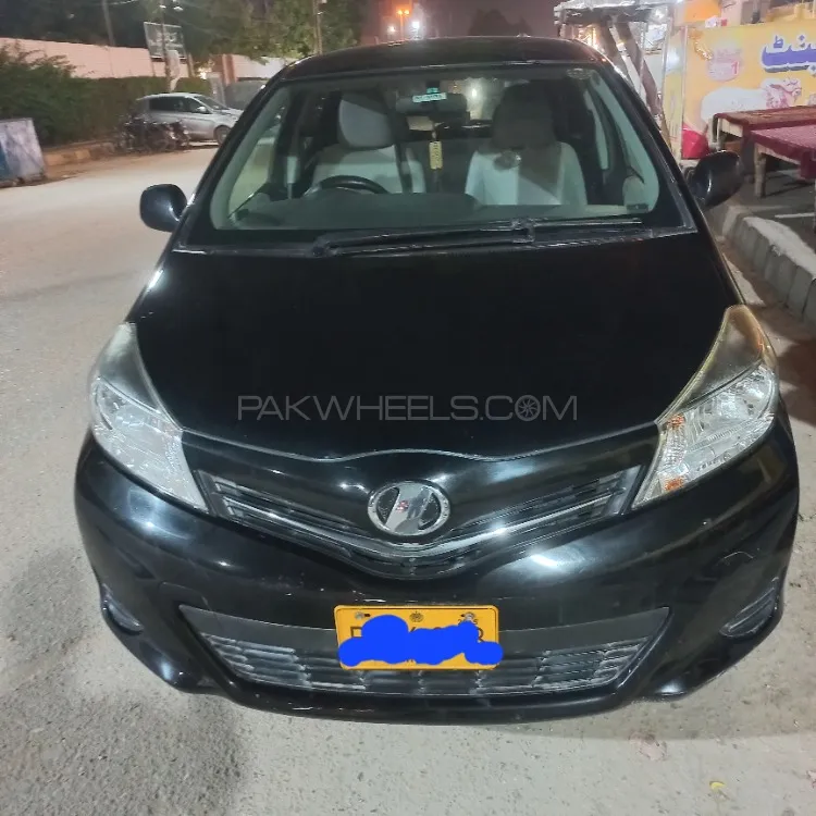 Toyota Vitz 2011 for Sale in Karachi Image-1